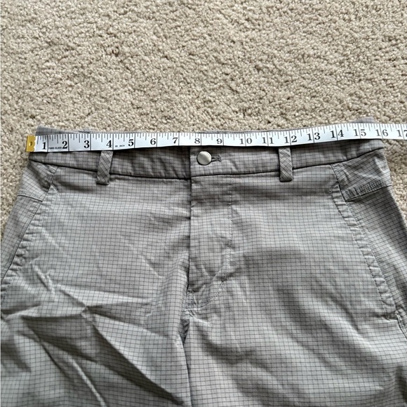 Lululemon grey w/black Plaid Flat Front Chino Gray Shorts Mens Inseam 10 Size 31 - Picture 12 of 12